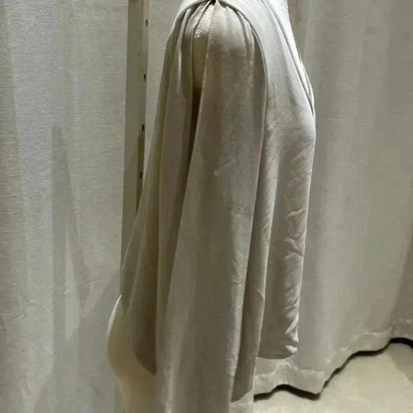 scallop bottom blouses with open sleeve - Picture 2 of 4